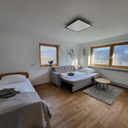 Poell Apartman *